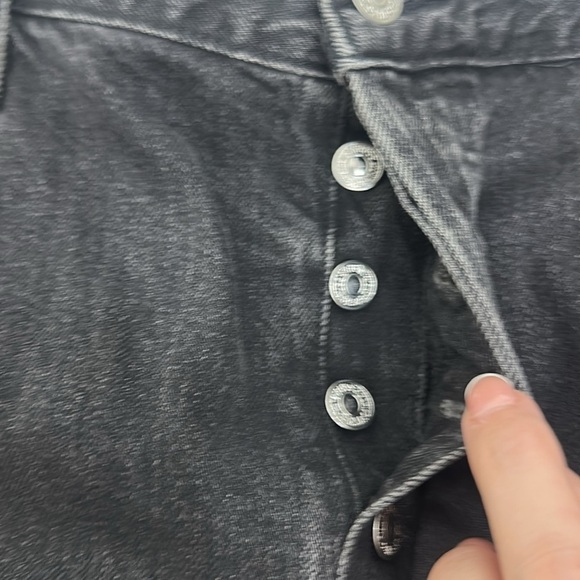 Levi’s 501 Women’s high-rise black button fly raw hem shorts size 34. NWT. - Picture 7 of 10